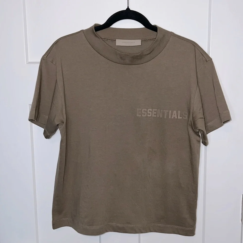 Essentials Fear of God Flocked boxy Logo Short Sleeve Tee - Picture 2 of 9